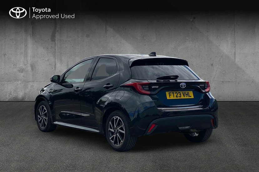 Toyota Yaris 1.5 Vvt-h Design Hatchback Hybrid E-cvt Black #4