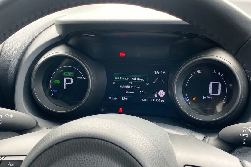 Toyota Yaris 1.6 Awd Circuit Pack White #9