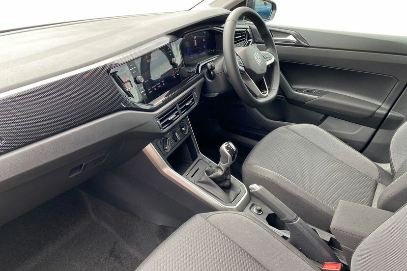 Volkswagen Polo 1.0 Tsi Life Hatchback 95 Ps Black #2