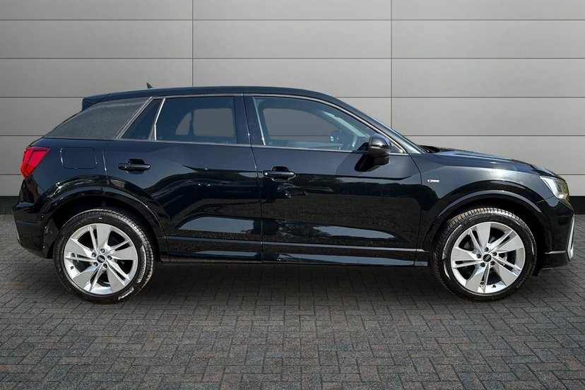 Audi Q2 1.5 Tfsi Cod 35 S Line Suv S Tronic 15 Black #4