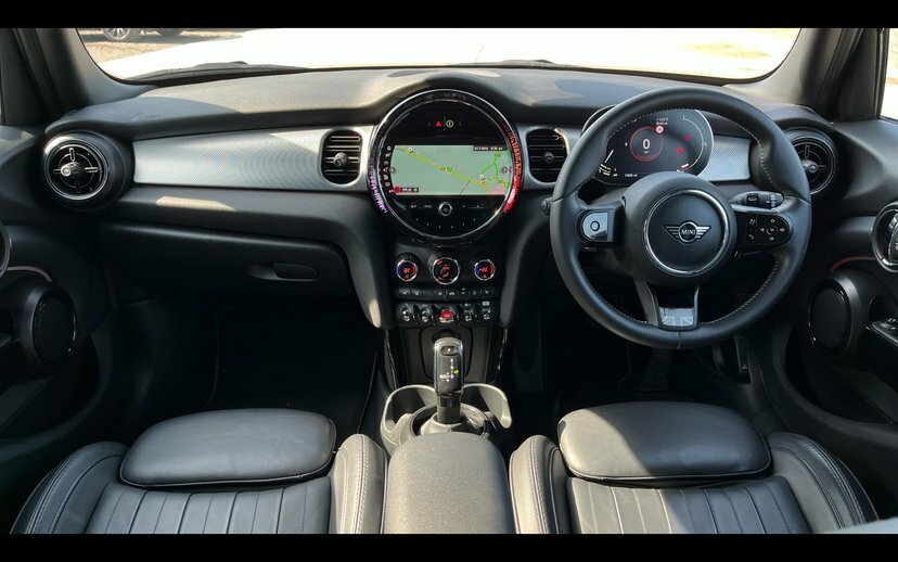 Mini Hatch 5-Door Hatch Cooper Exclusive Black #4