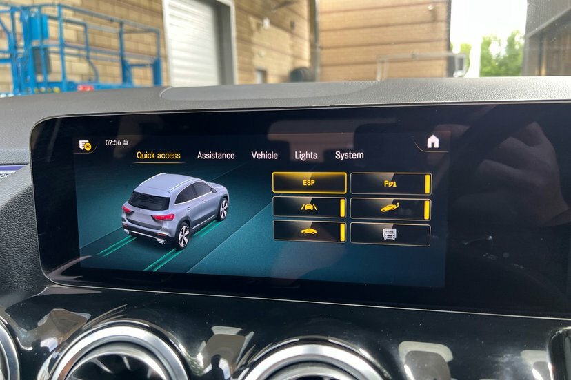 Mercedes-Benz GLA Class 2.0 Gla220d Amg Line Executive 8G-dct 4Matic Eur  #26