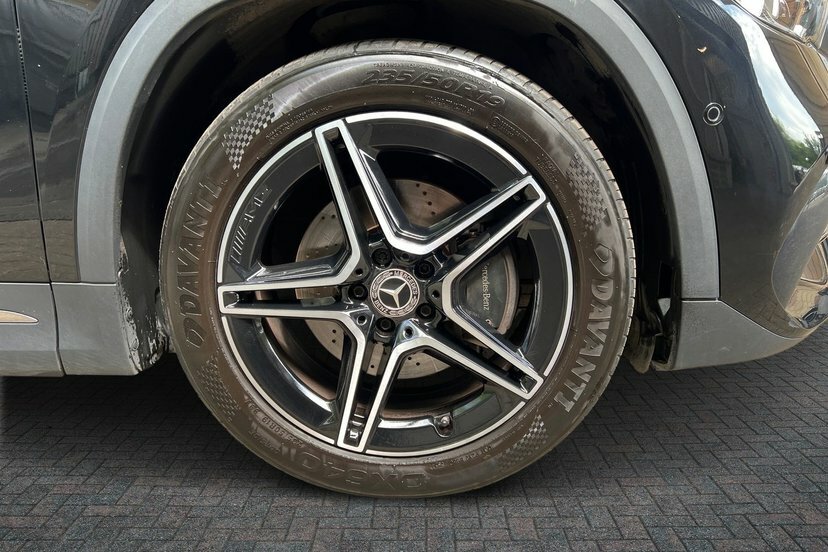 Mercedes-Benz GLA Class 1.3 Gla200 Amg Line Premium Suv 7G-dc Black #4