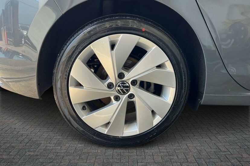 Volkswagen Golf 1.5 Etsi Mhev Style Hatchback Hybrid Ds Grey #5