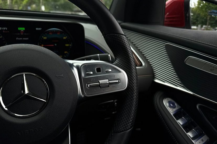Mercedes-Benz EQC Amg Line Black #37