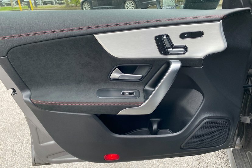 Mercedes-Benz CLA Class Cla 220 D Amg Line Premium Coupe Black #32