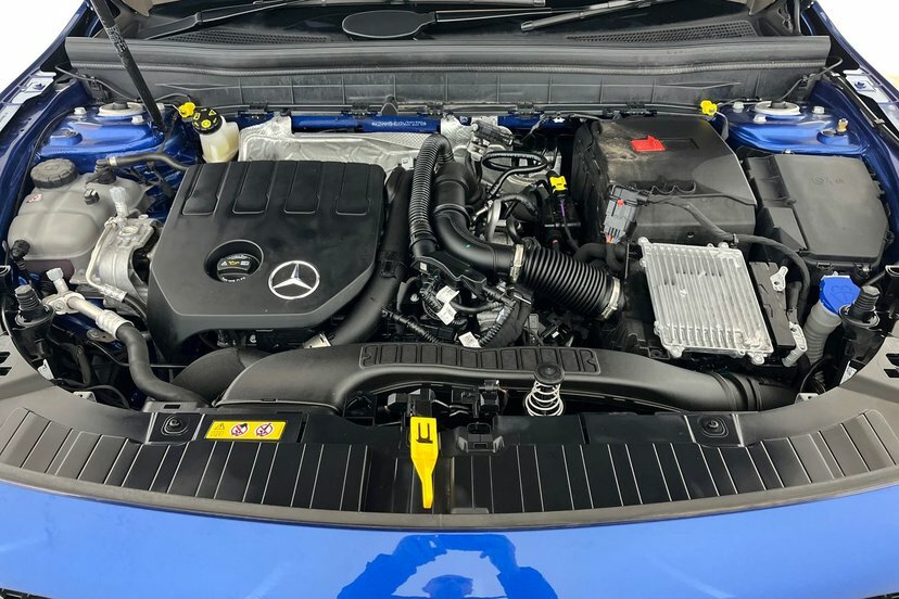 Mercedes-Benz GLB Class Glb 200 Amg Line Executive 7G-tronic Black #38