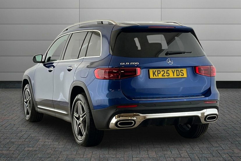 Mercedes-Benz GLB Class Glb 200 Amg Line Executive 7 Seats Blue #2
