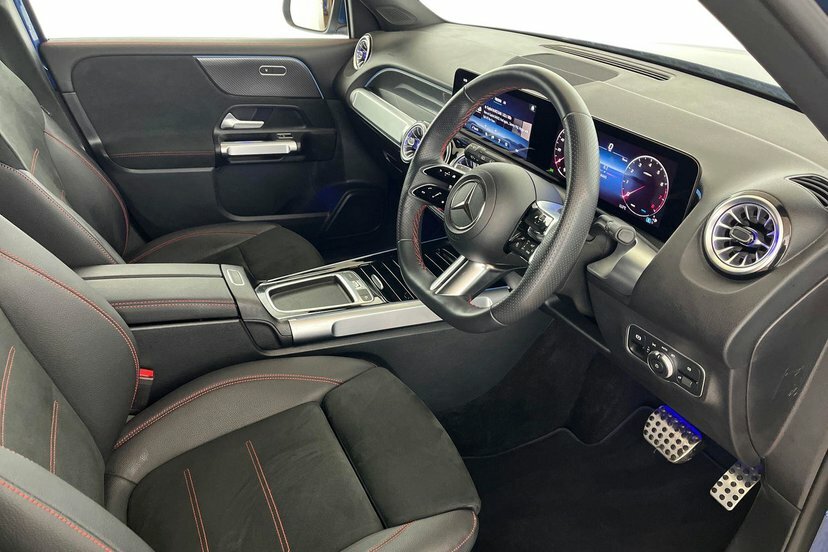 Mercedes-Benz GLB Class Glb 200 Amg Line Executive 7 Seats Blue #5