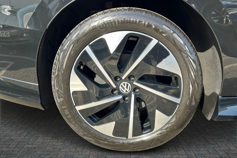 Volkswagen ID.7 Pro 77Kwh Match Plus Fastback 2 Black #5