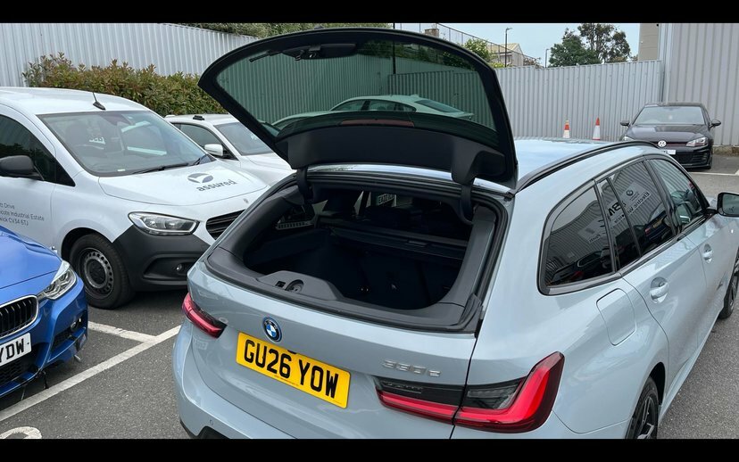 BMW 3 Series 330E 22.3 Kwh M Sport Step White #25