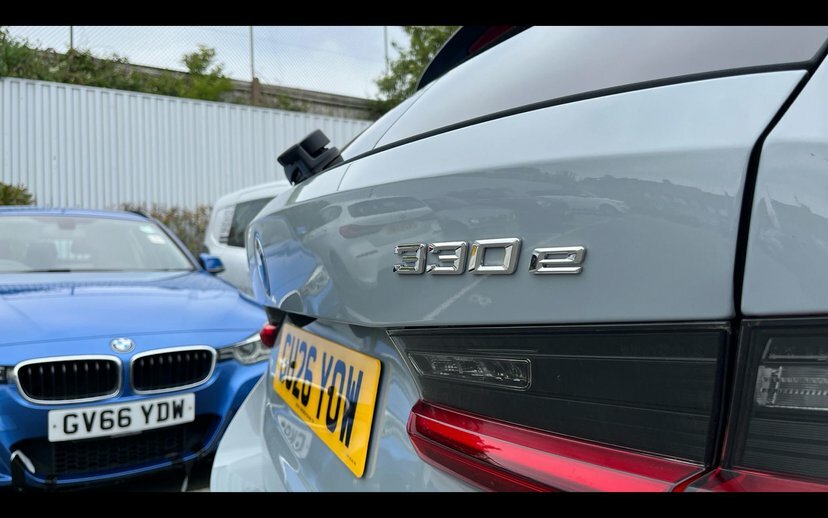 BMW 3 Series 330E 22.3 Kwh M Sport Step White #23