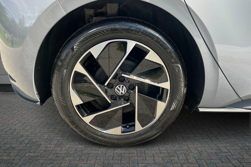 Volkswagen ID.3 Pure 52Kwh Match Hatchback 170 Black #5