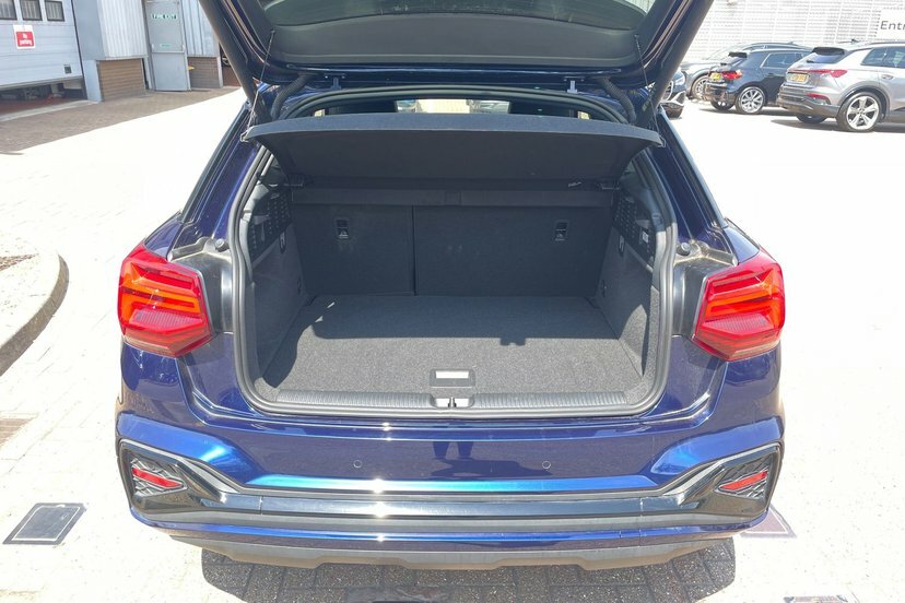 Audi Q2 1.0 Tfsi 30 Black Edition Suv Eu Grey #12