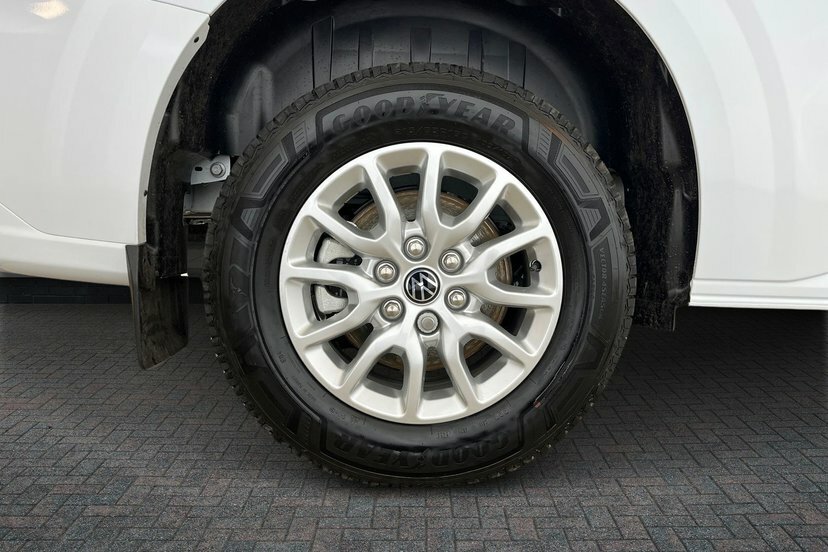 Volkswagen E-Transporter T34 65Kwh Commerce Pro Panel Van AO75HFM White #5