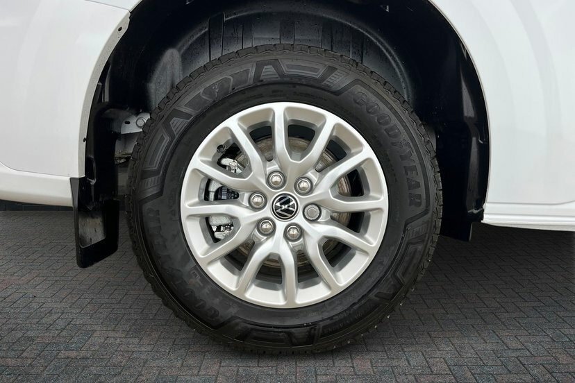 Volkswagen E-Transporter T34 65Kwh Commerce Pro Panel Van AO75MZL White #5
