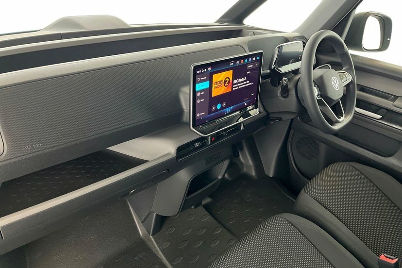 Volkswagen ID.Buzz Pro 79Kwh Commerce Panel Van 28 AO75JUE Green #2