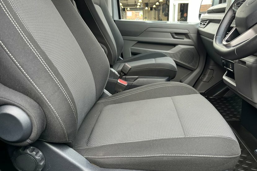 Volkswagen E-Transporter 160Kw 65Kwh Commerce Pro Kombi Van GJ75WMX Grey #6