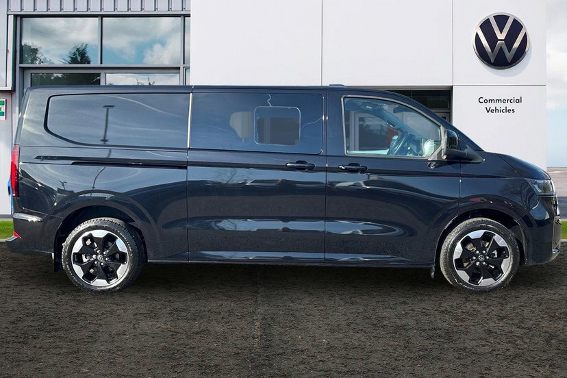 Volkswagen E-Transporter T32 65Kwh Commerce Pro Kombi Double Cab Electr MJ26KUR Black #4