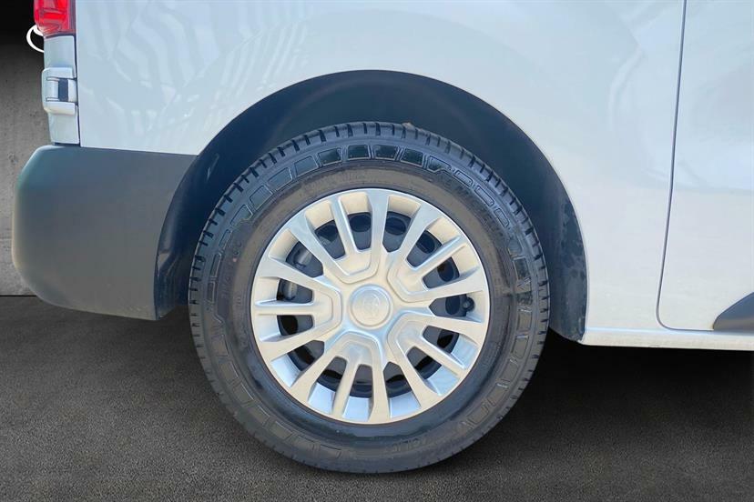 Toyota PROACE 2.0D Icon Medium Panel Van Mwb Euro 6 6Dr White #18