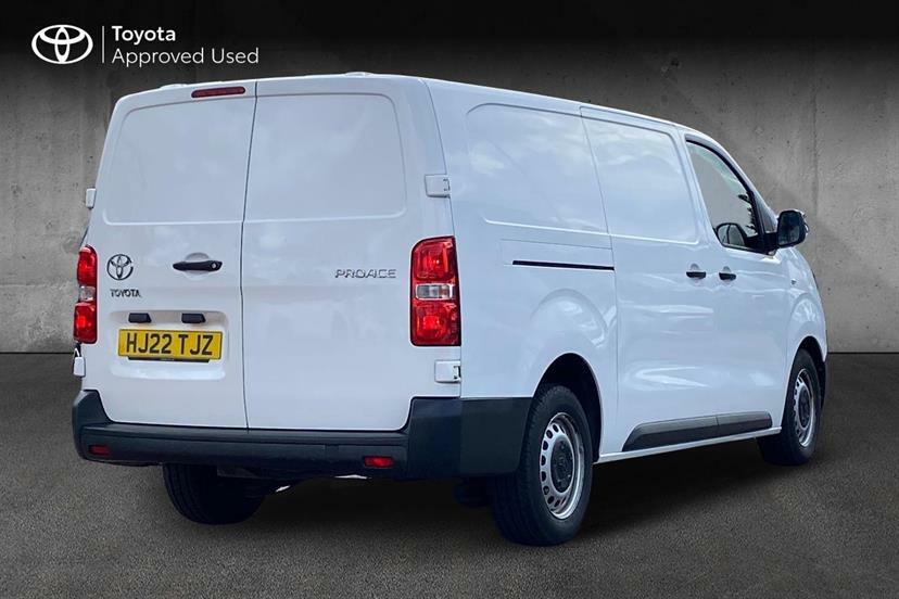 Toyota PROACE 2.0D 140 Active Van White #2