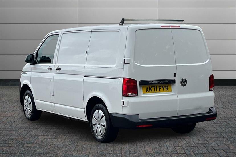 Volkswagen Transporter 2.0 Tdi 110 Startline Van AK71FYR White #3