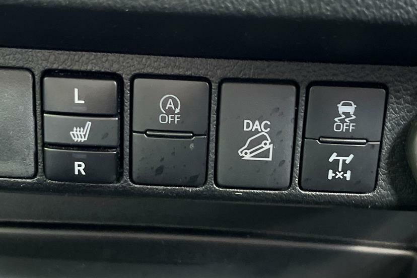 Toyota HILUX 2.8 Invincible X 4Wd D-4d Dcb 202 Bhp Blue #14