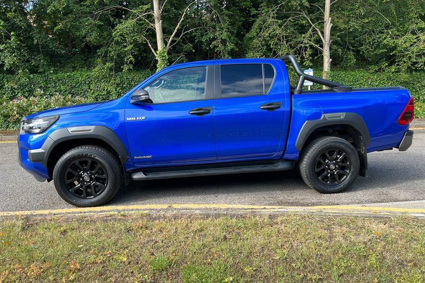 Toyota HILUX 2.8 Invincible X 4Wd D-4d Dcb 202 Bhp Blue #19