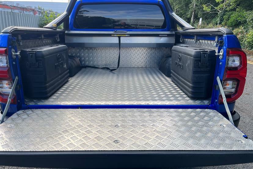 Toyota HILUX 2.8 Invincible X 4Wd D-4d Dcb 202 Bhp Blue #9
