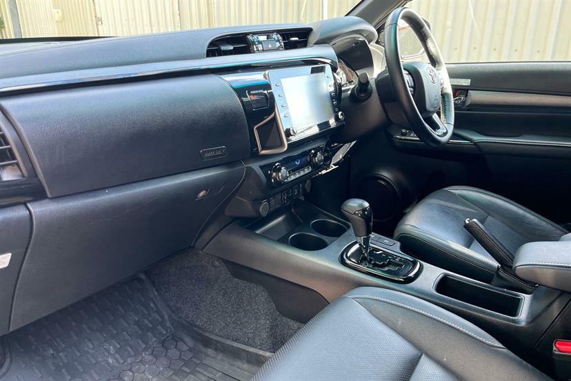 Toyota HILUX 2.8 Invincible X 4Wd D-4d Dcb 202 Bhp Blue #33
