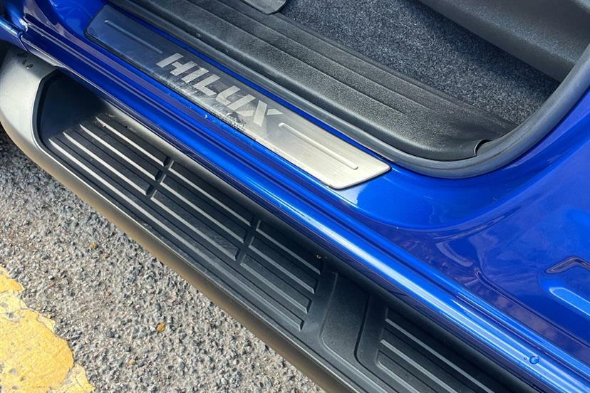 Toyota HILUX 2.8 Invincible X 4Wd D-4d Dcb 202 Bhp Blue #21
