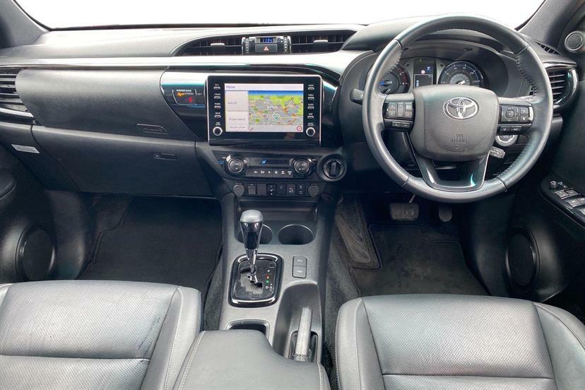 Toyota HILUX Invincible X Dcab Pick Up 2.8 D-4d Grey #5