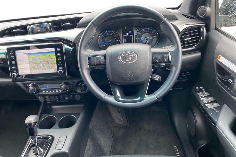 Toyota HILUX Invincible X Dcab Pick Up 2.8 D-4d Grey #6