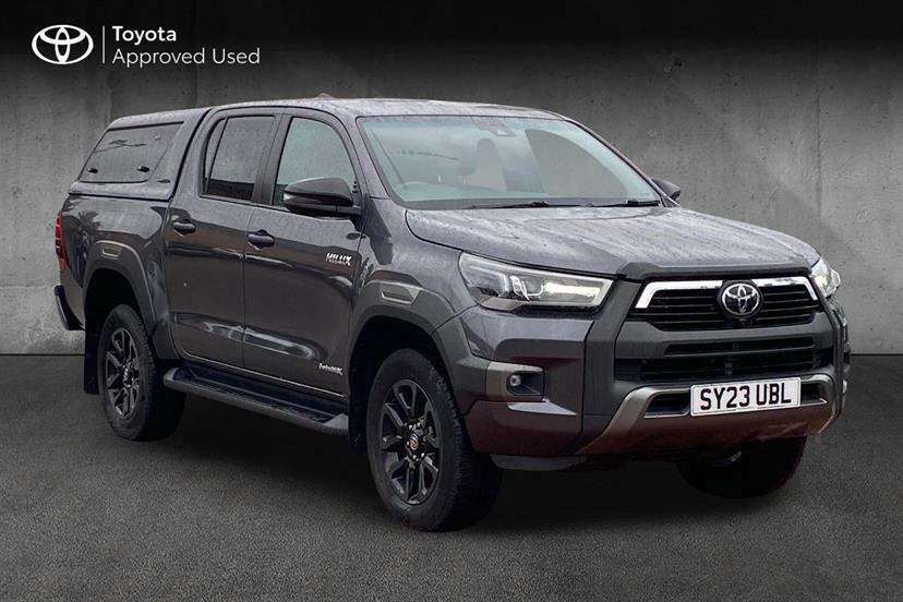 Toyota HILUX Invincible X Dcab Pick Up 2.8 D-4d Grey