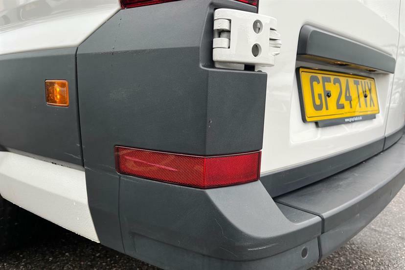 Volkswagen Crafter Cr35 Panel Van Commerce Plus Mwb 140 Ps 2.0 Tdi 8S Grey #27