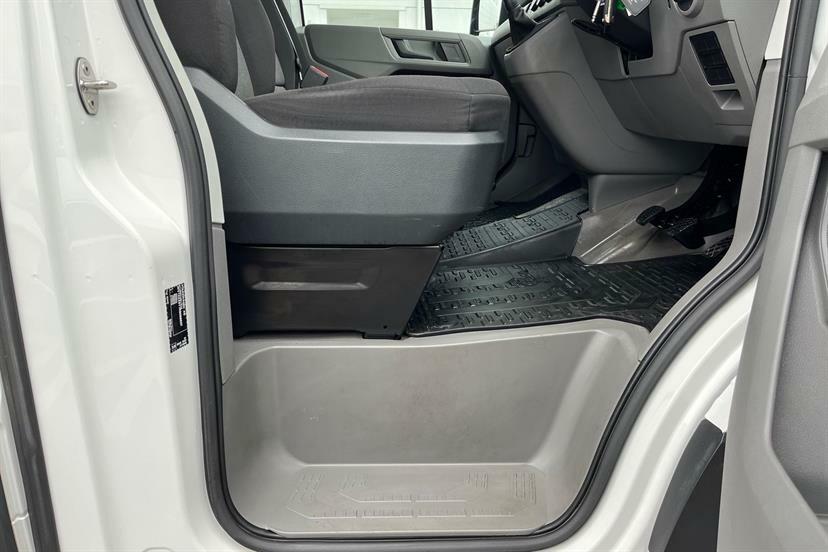Volkswagen Crafter Cr35 Panel Van Commerce Plus Mwb 140 Ps 2.0 Tdi 8S Grey #12