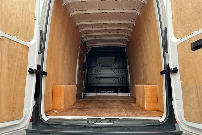 Volkswagen Crafter Cr35 Panel Van Commerce Plus Mwb 140 Ps 2.0 Tdi 8S Grey #36