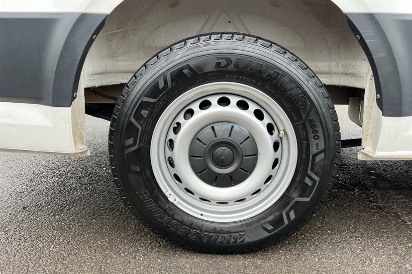 Volkswagen Crafter Cr35 Panel Van Commerce Plus Mwb 140 Ps 2.0 Tdi 8S Grey #29