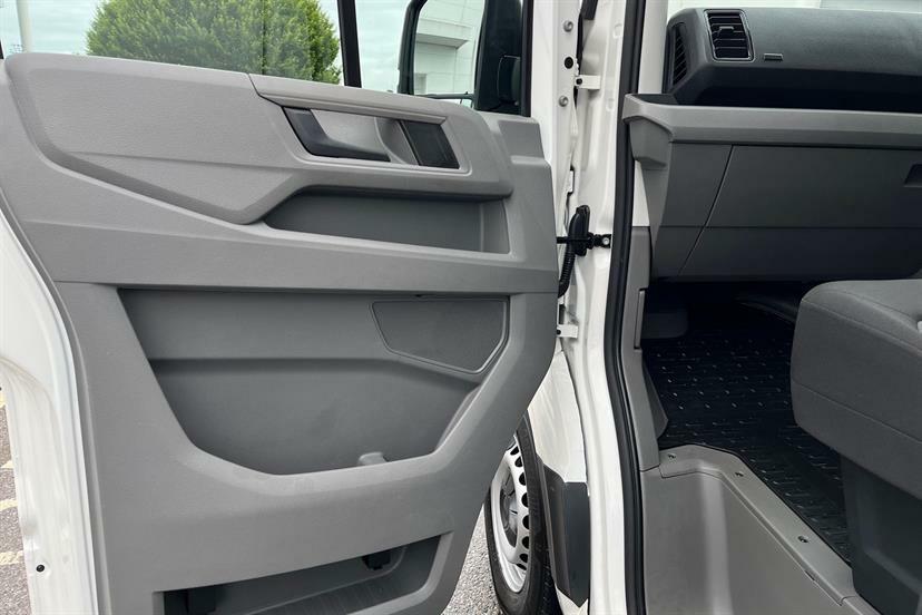 Volkswagen Crafter Cr35 Panel Van Commerce Plus Mwb 140 Ps 2.0 Tdi 8S Grey #7