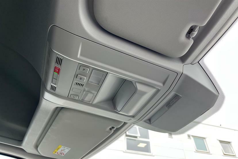 Volkswagen Crafter Cr35 Panel Van Commerce Plus Mwb 140 Ps 2.0 Tdi 8S Grey #46
