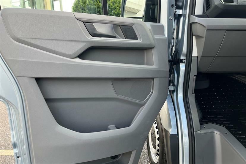 Volkswagen Crafter Panel Van Commerce Plus Mwb 140 Ps 2.0 Tdi 6Sp Man Silver #17