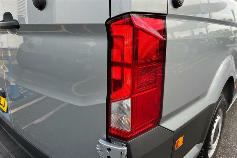 Volkswagen Crafter Panel Van Commerce Plus Mwb 140 Ps 2.0 Tdi 6Sp Man Silver #14