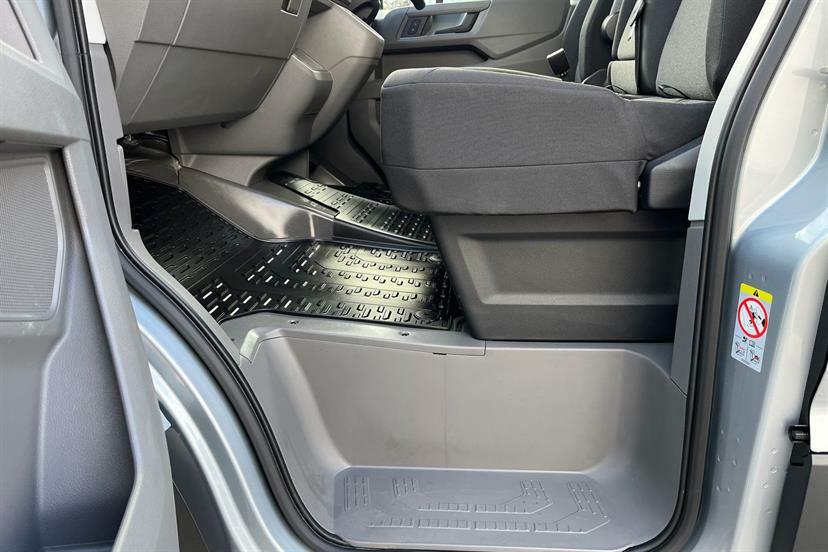 Volkswagen Crafter Panel Van Commerce Plus Mwb 140 Ps 2.0 Tdi 6Sp Man Silver #19