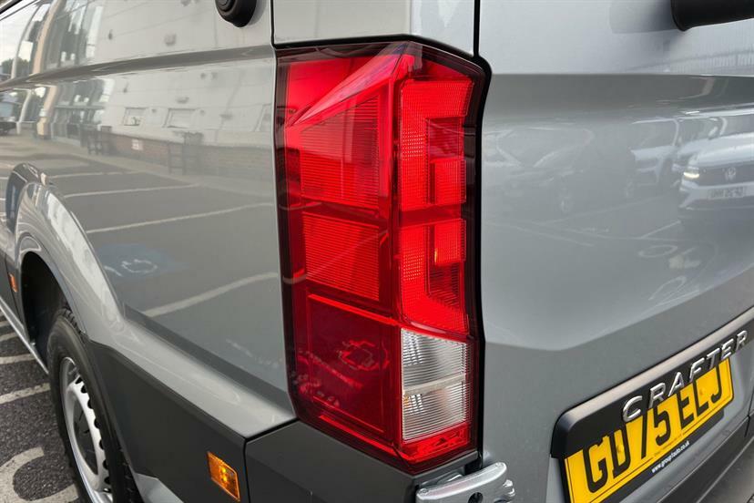 Volkswagen Crafter Panel Van Commerce Plus Mwb 140 Ps 2.0 Tdi 6Sp Man Silver #13