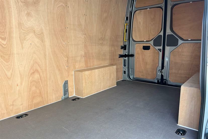 Volkswagen Crafter Panel Van Commerce Plus Mwb 140 Ps 2.0 Tdi 6Sp Man Silver #36