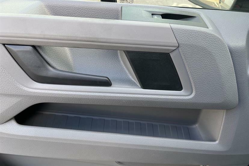 Volkswagen Crafter Panel Van Commerce Plus Mwb 140 Ps 2.0 Tdi 6Sp Man Silver #18