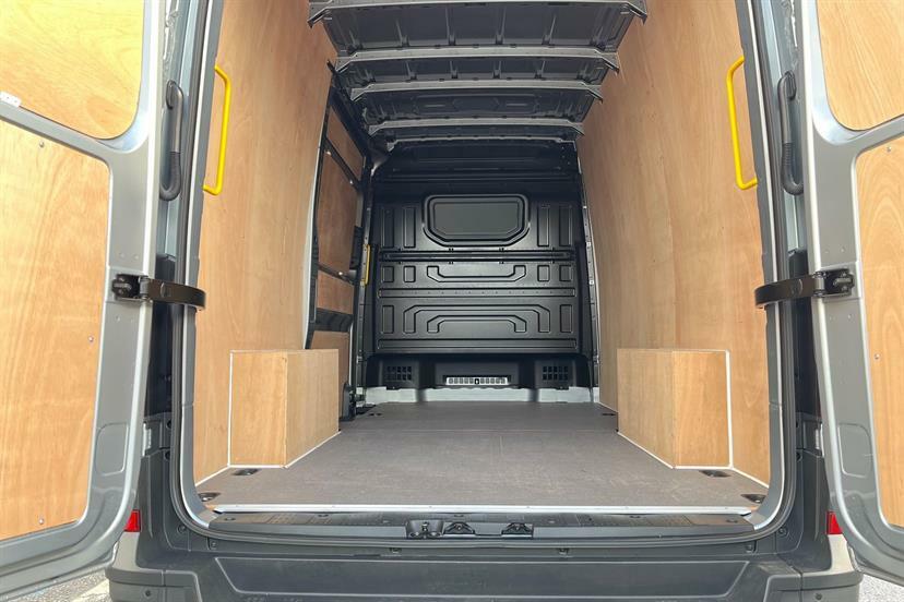 Volkswagen Crafter Panel Van Commerce Plus Mwb 140 Ps 2.0 Tdi 6Sp Man Silver #40
