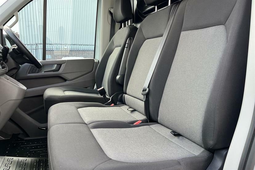 Volkswagen Crafter Panel Van Commerce Plus Mwb 140 Ps 2.0 Tdi 6Sp Man Silver #8