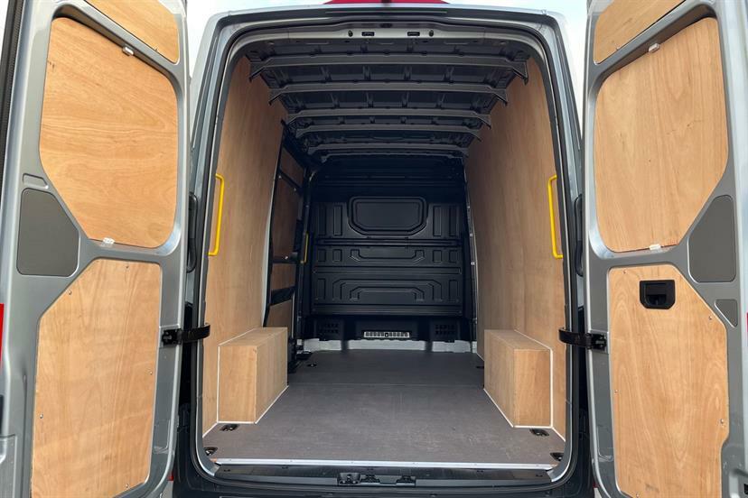 Volkswagen Crafter Panel Van Commerce Plus Mwb 140 Ps 2.0 Tdi 6Sp Man Silver #39