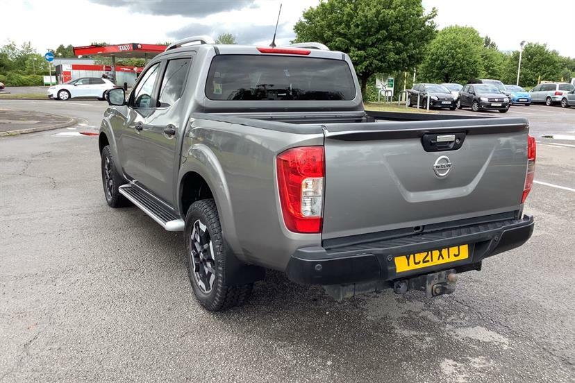 Nissan Navara Dci Tekna Shr Dcb White #9